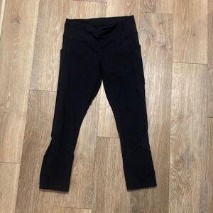 Capri Length Black Leggings with Pockets